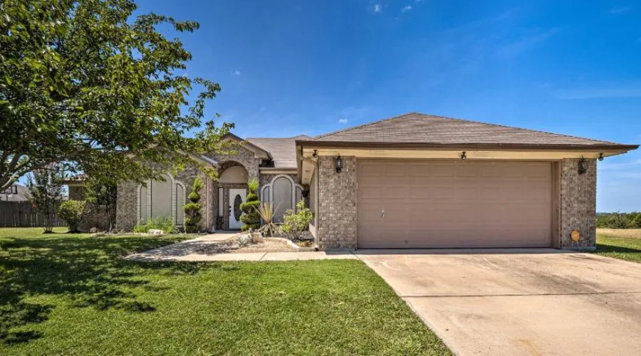 Spacious Killeen Home with Large yard