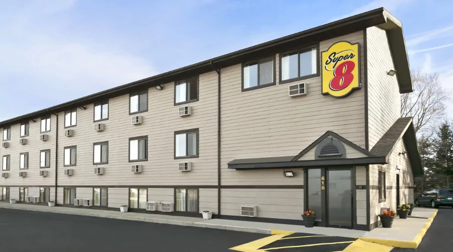 Super 8 by Wyndham Kalamazoo