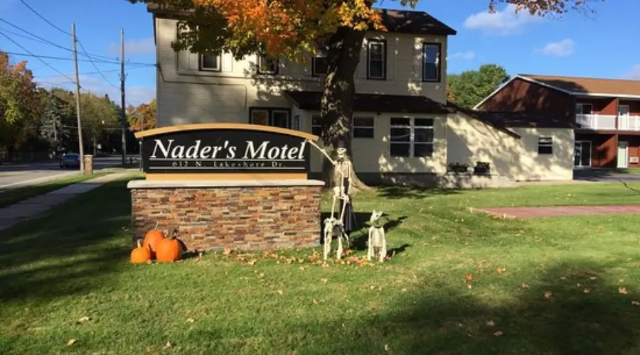 Nader's Motel & Suites