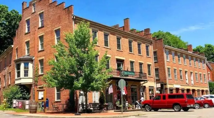 Genevieve's Place in Historic Roscoe Village