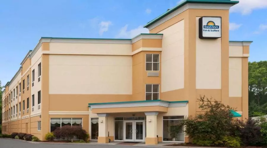 The New Days Inn and Suites