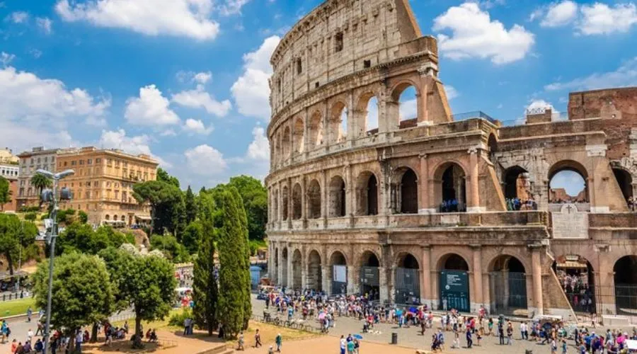 Travel to Colosseum, Roman Forum, and Palatine Hill